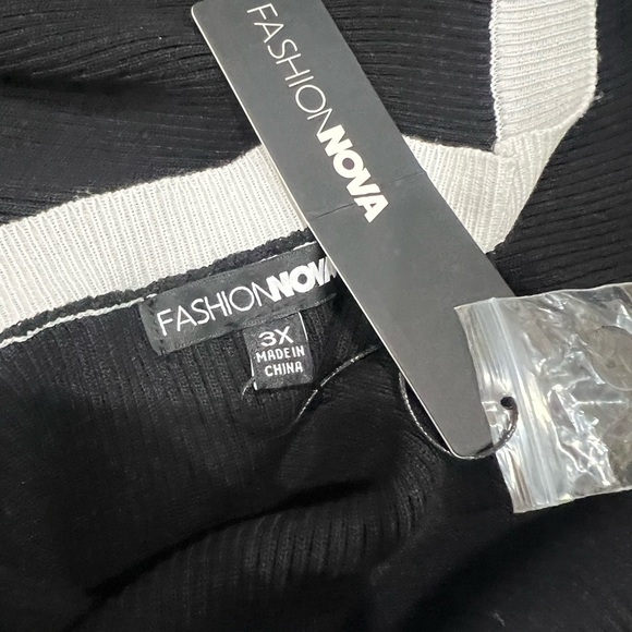 Fashion Nova Charlotte Sweater Black and White Buttoned Dress - Picture 10 of 10